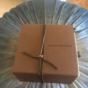 Louis Vuitton belt Authentic....